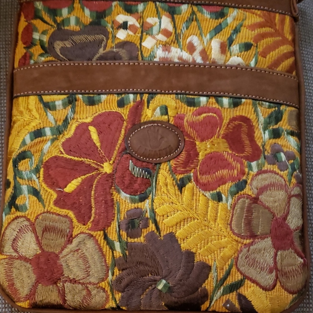 New - Bizarte yellow purse